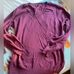 Vintage Worthington Women’s Xl v neck sweater cranberry color